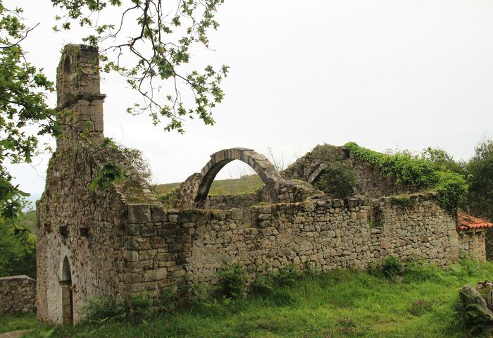 Iglesia de Santa Maria de Tina