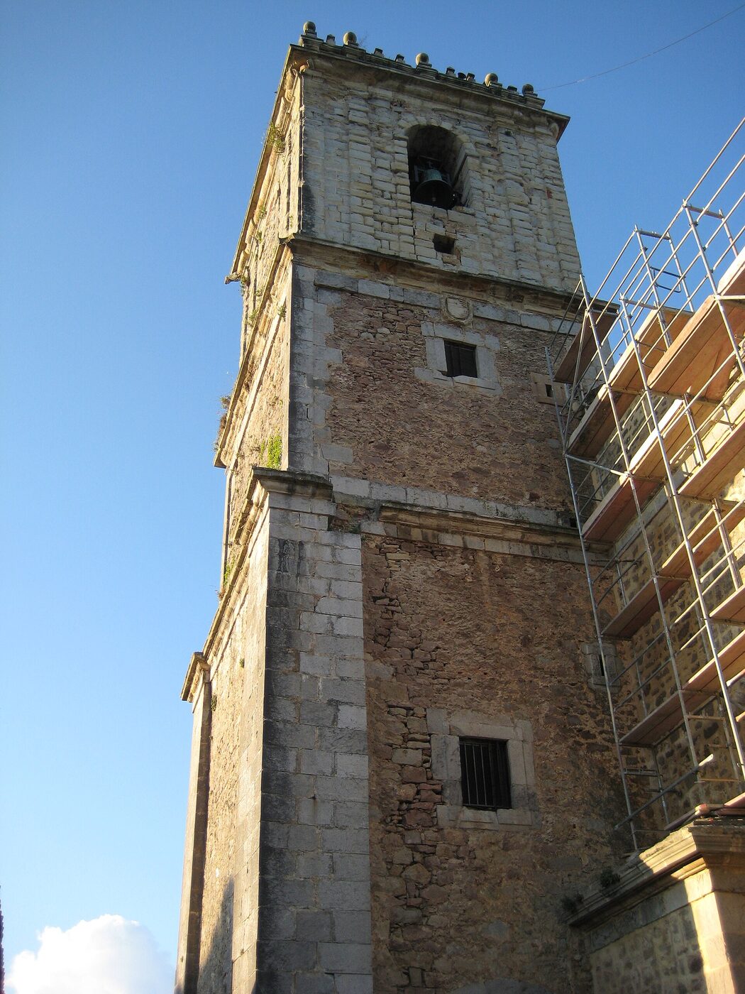 Iglesia de San Julián y Santa Basilisa en Arnuero