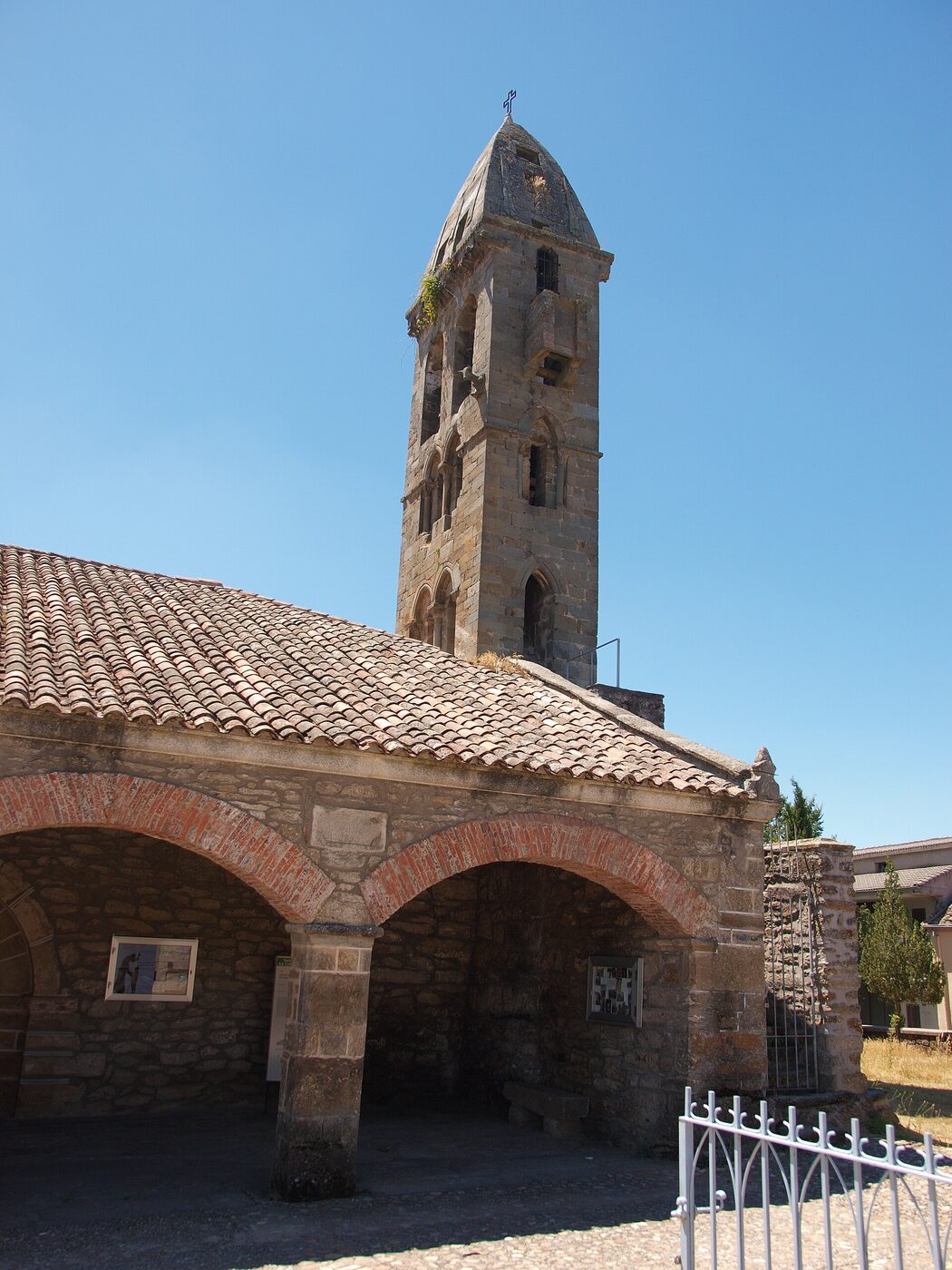 Iglesia de Nuestra Señora de la Asunción de Mombuey en Mombuey