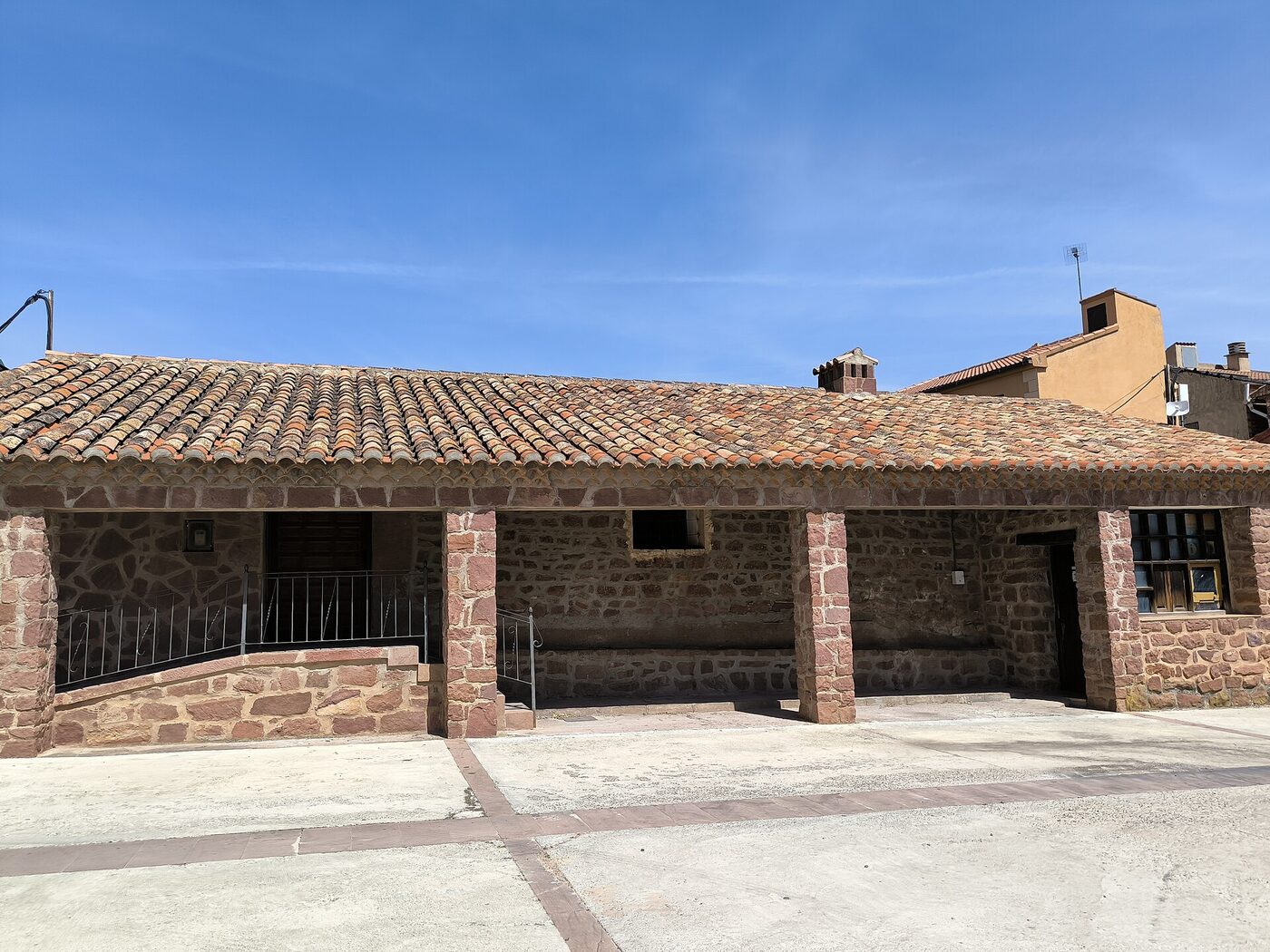Iglesia de San Pedro en Peracense