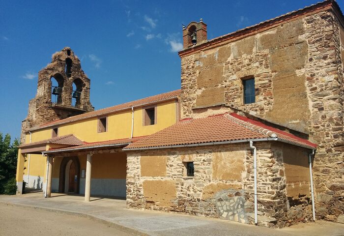 Iglesia de Roperuelos del Páramo