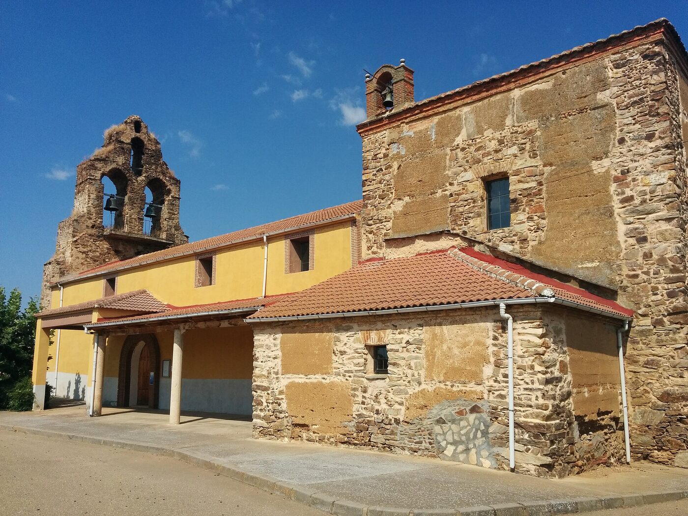 Iglesia de Roperuelos del Páramo en Roperuelos del Páramo