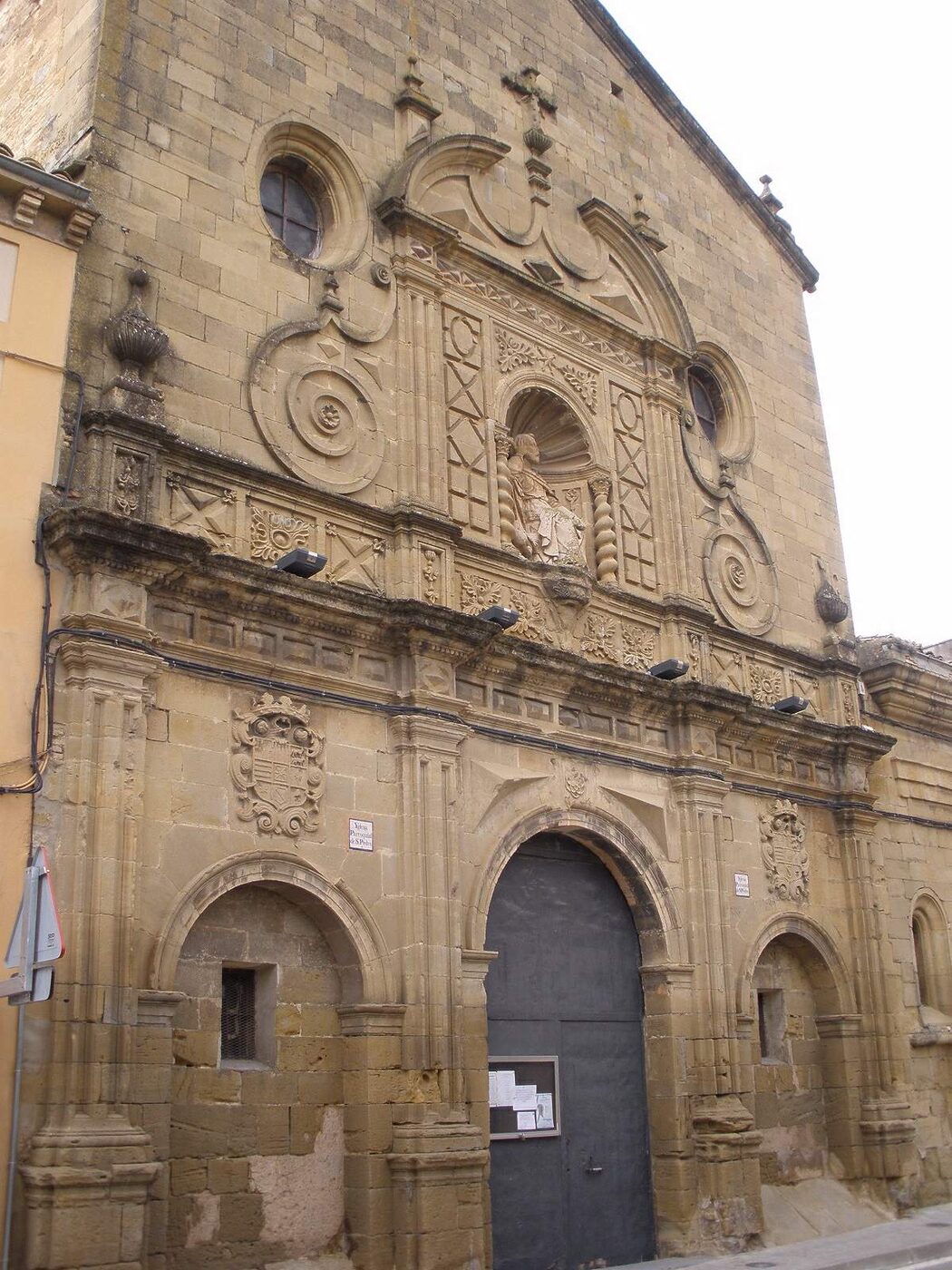 Iglesia Parroquial de San Pedro Apóstol en Ayerbe