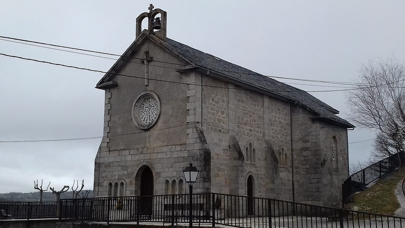 Igrexa de Santa María da Veiga en A Veiga