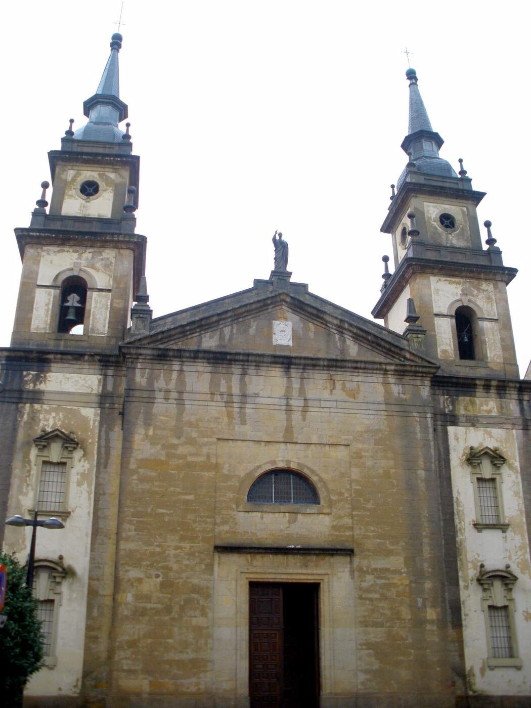 Iglesia de San Pedro en Siero
