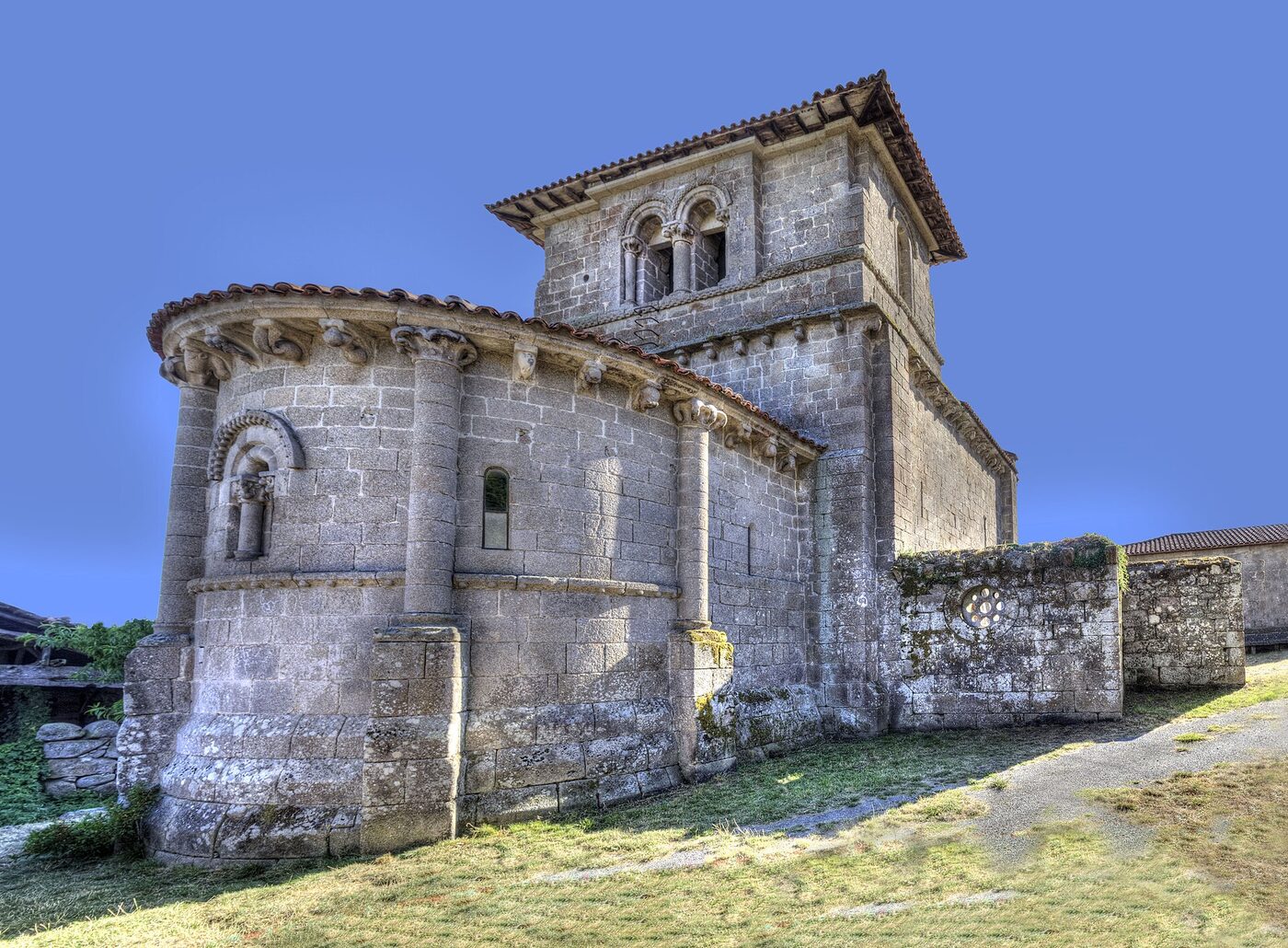 Igrexa de San Miguel de Eiré en Pantón
