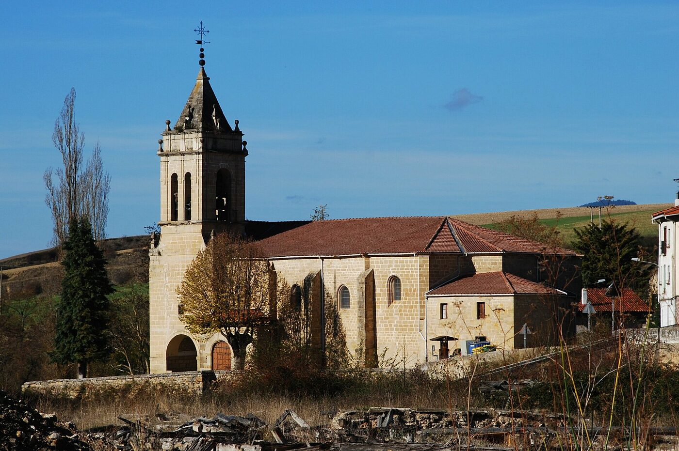 Iglesia de Santa María de Villacones en Añana