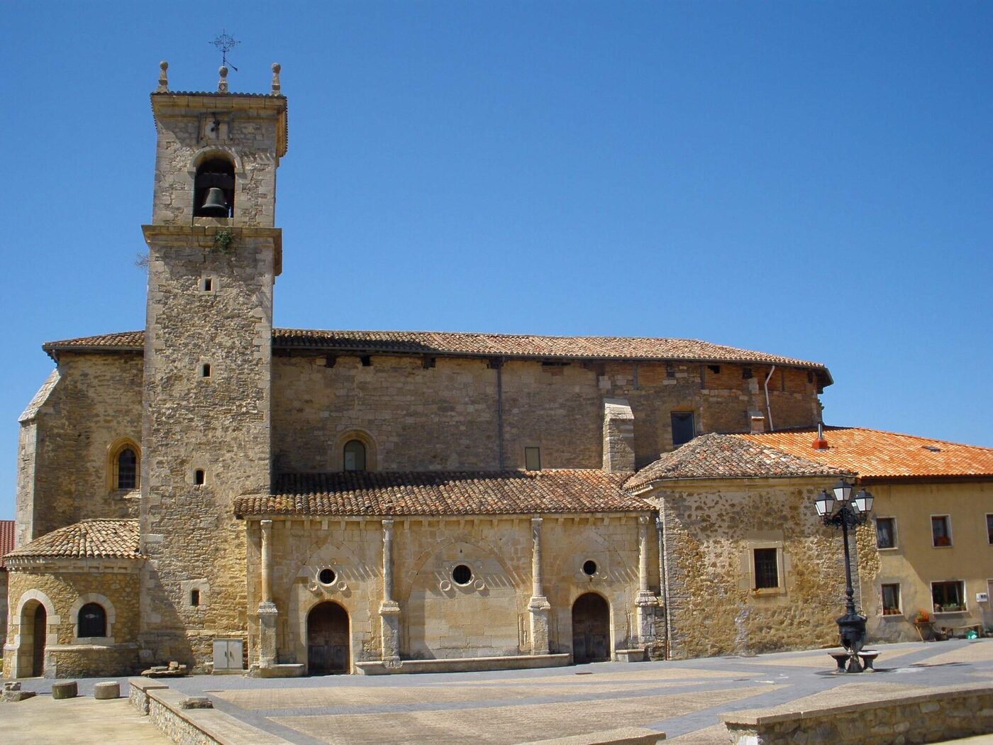 Iglesia de San Andrés en Iruraiz-Gauna