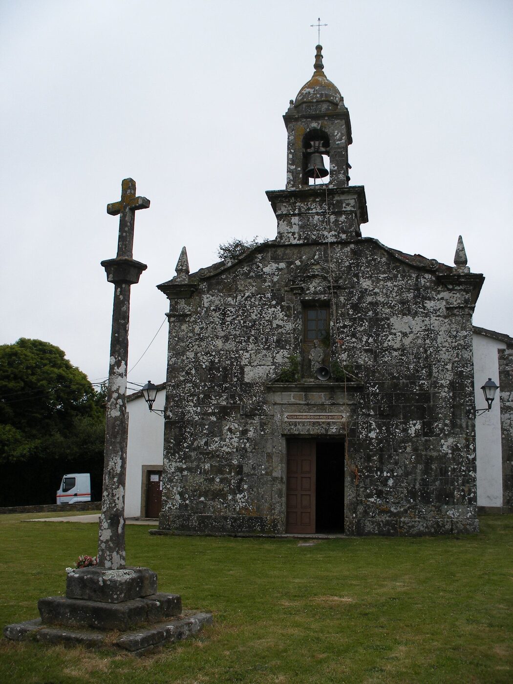 Igrexa de Santo André da Pereira en Santa Comba