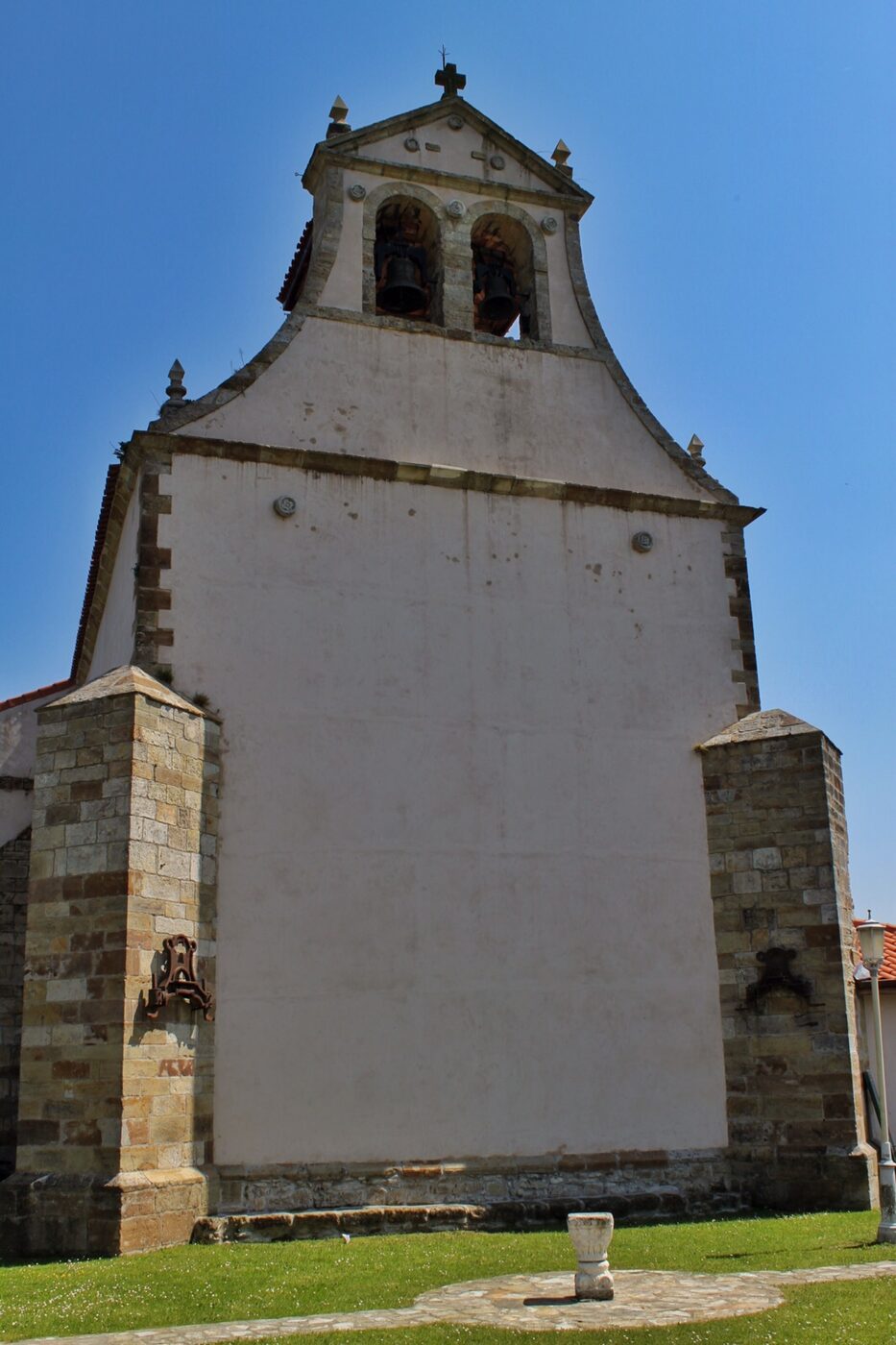 Iglesia de San Vicente Mártir en San Miguel de Meruelo