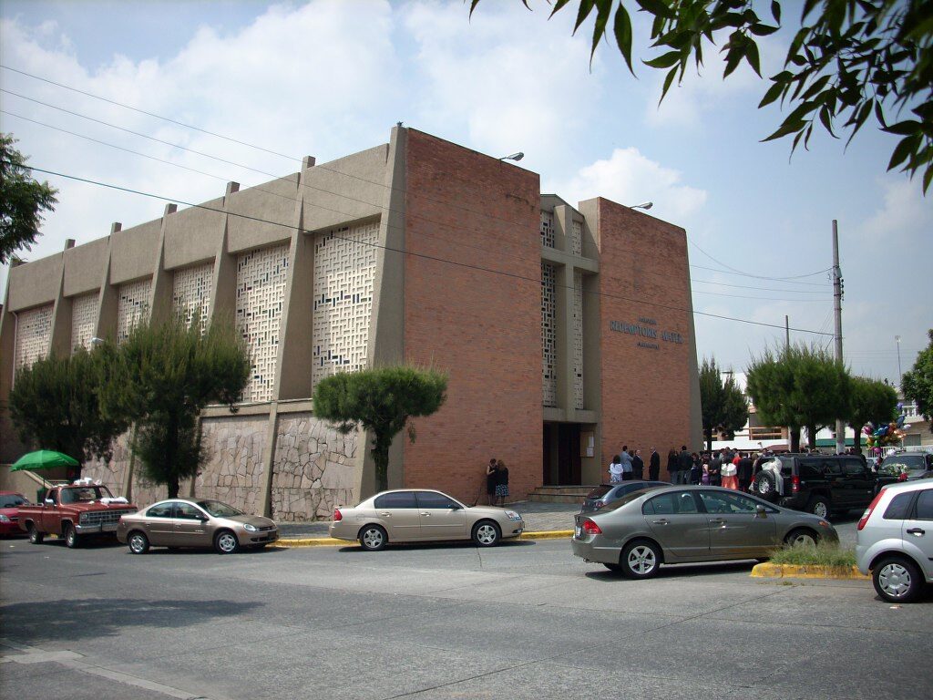 Iglesia Redemptoris Matter en Naucalpan de Juárez