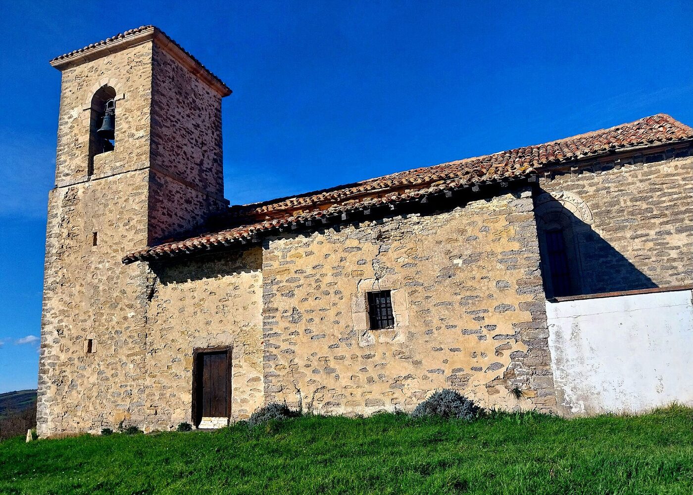 Iglesia de San Juan Bautista en Acilu