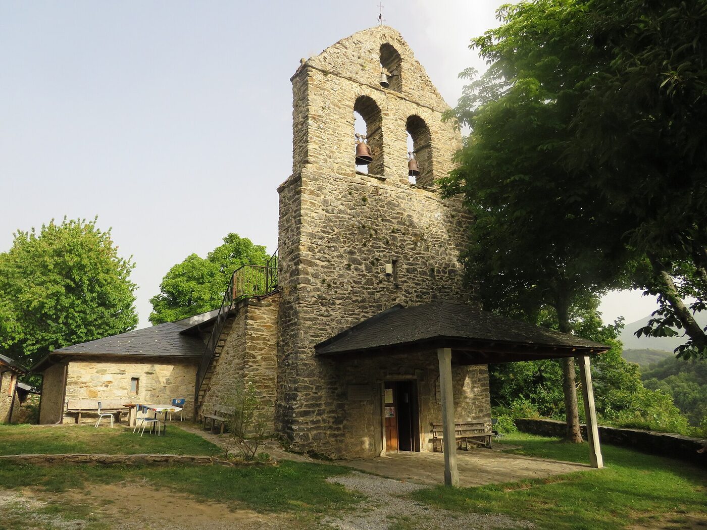 Iglesia de San Andrés en Vega de Valcarce
