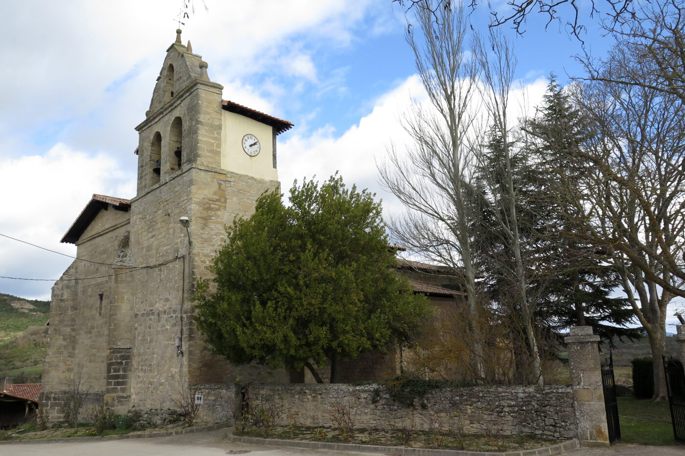 iglesia de San Andrés en Lantarón