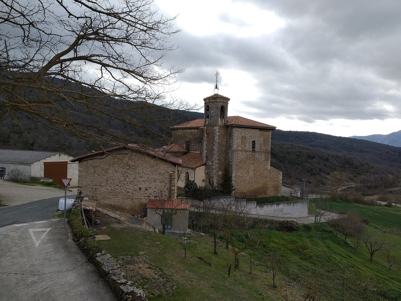 San Mames eliza en Campezo