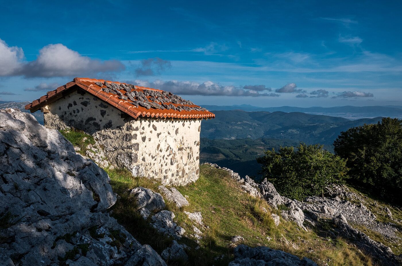 Santikurutze baseliza en Aramayona