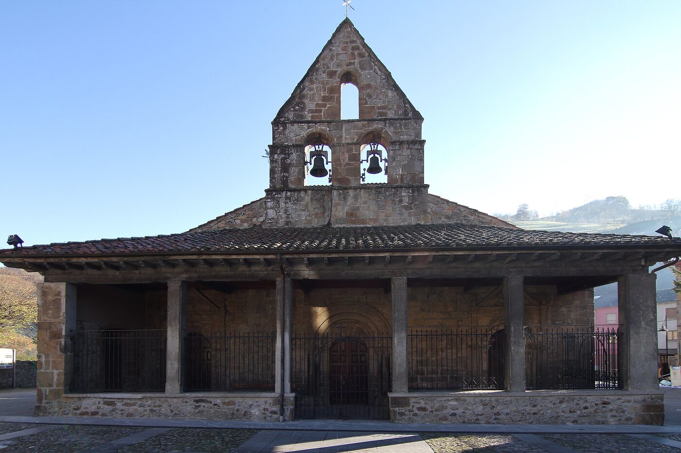 Iglesia de San Nicolás de Villoria en Laviana