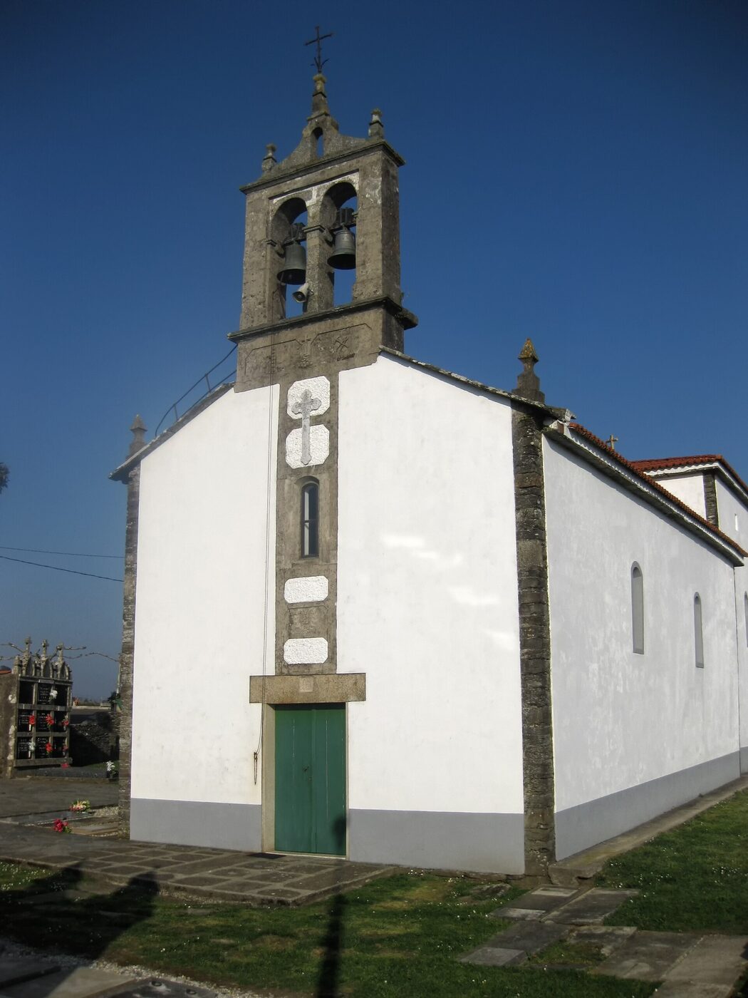 Igrexa de Santaia de Moar en Frades