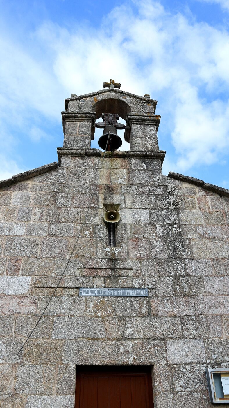 Igrexa de Santo Estevo de Parada en Oza Cesuras
