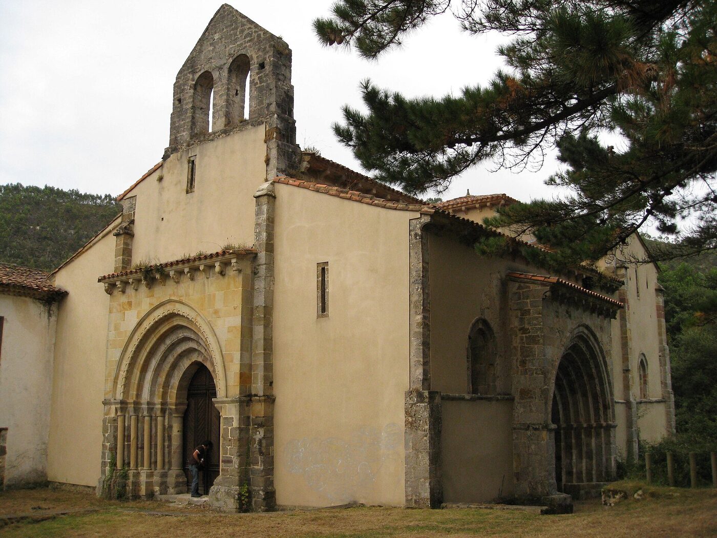 Iglesia de San Antolín de Bedón en Llanes