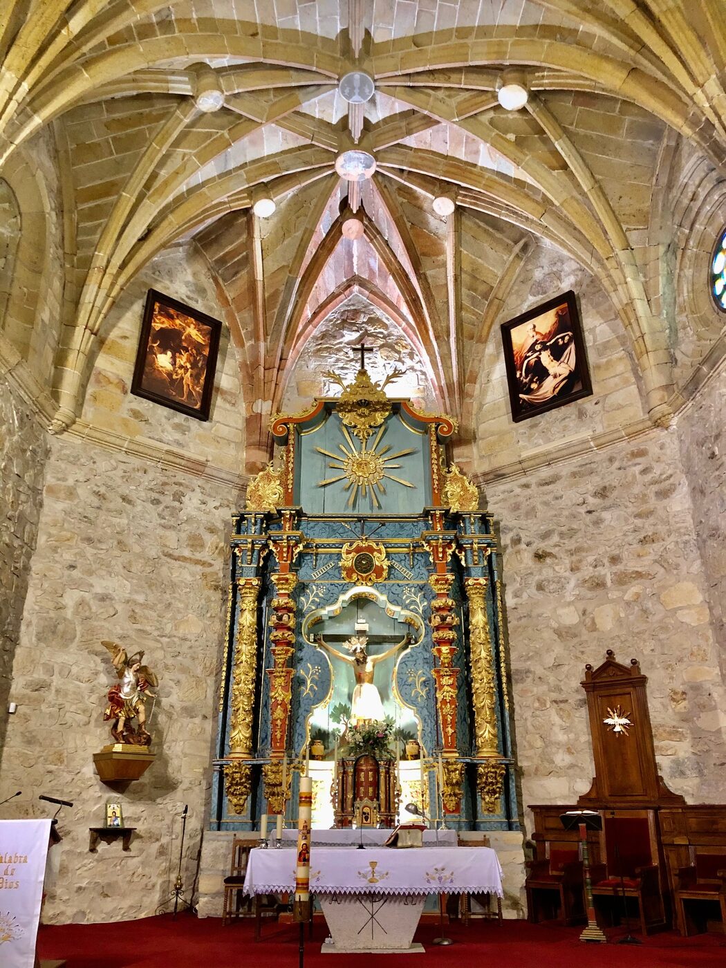 Iglesia San Miguel Arcángel en Zarza de Montánchez