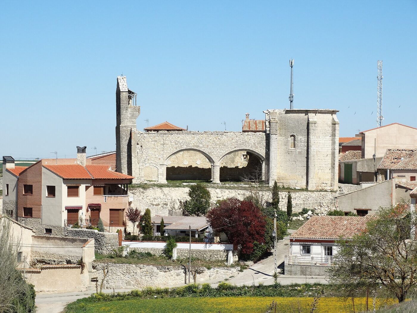 Iglesia de San Pedro en Tiedra