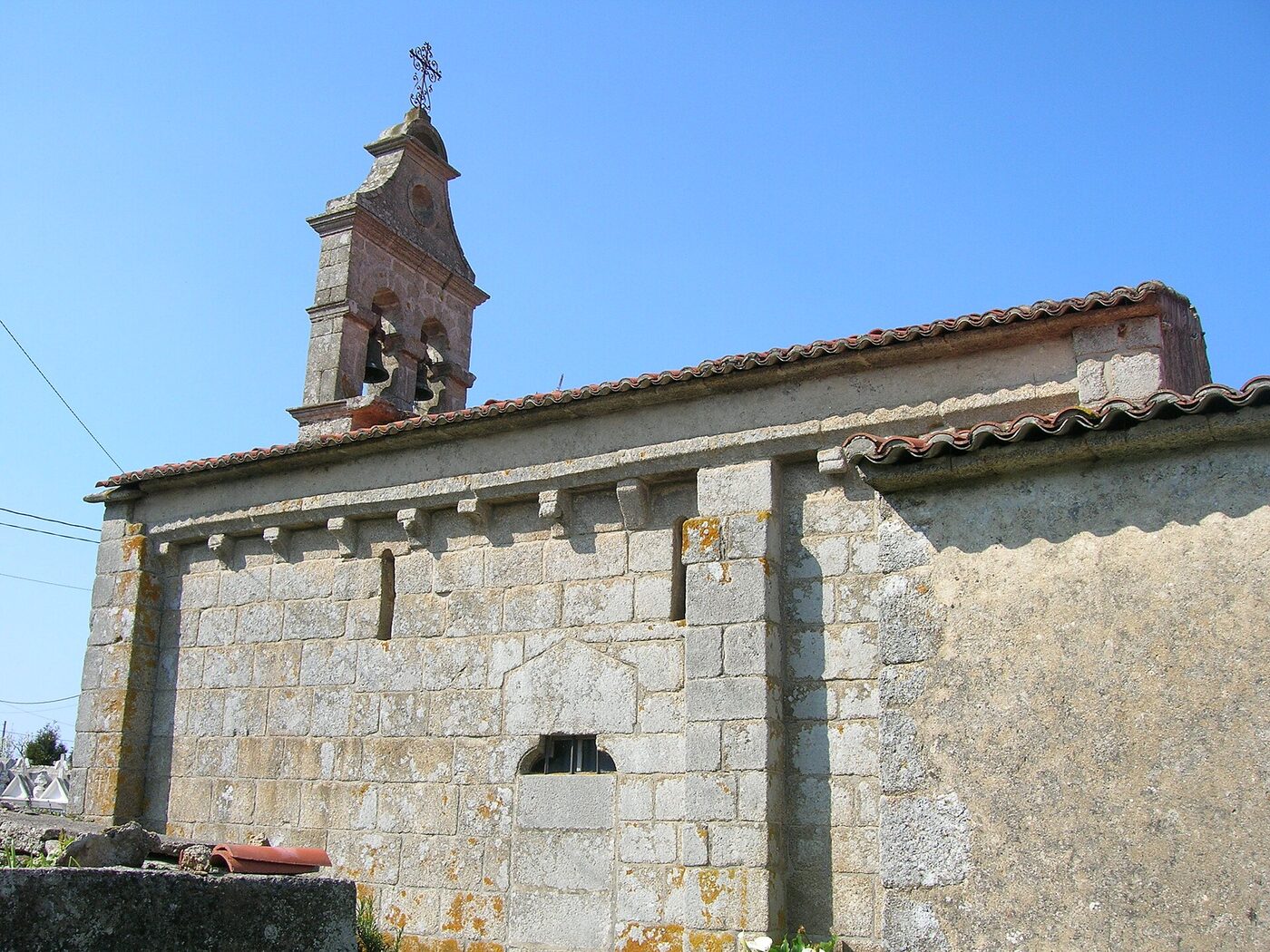 Igrexa de San Xulián de Coirós en Coirós de Arriba