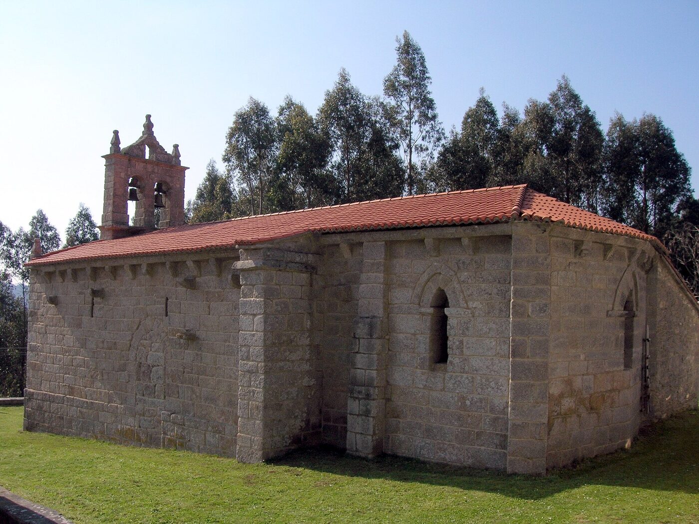 Igrexa de Santa Mariña de Lesa en Coirós de Arriba
