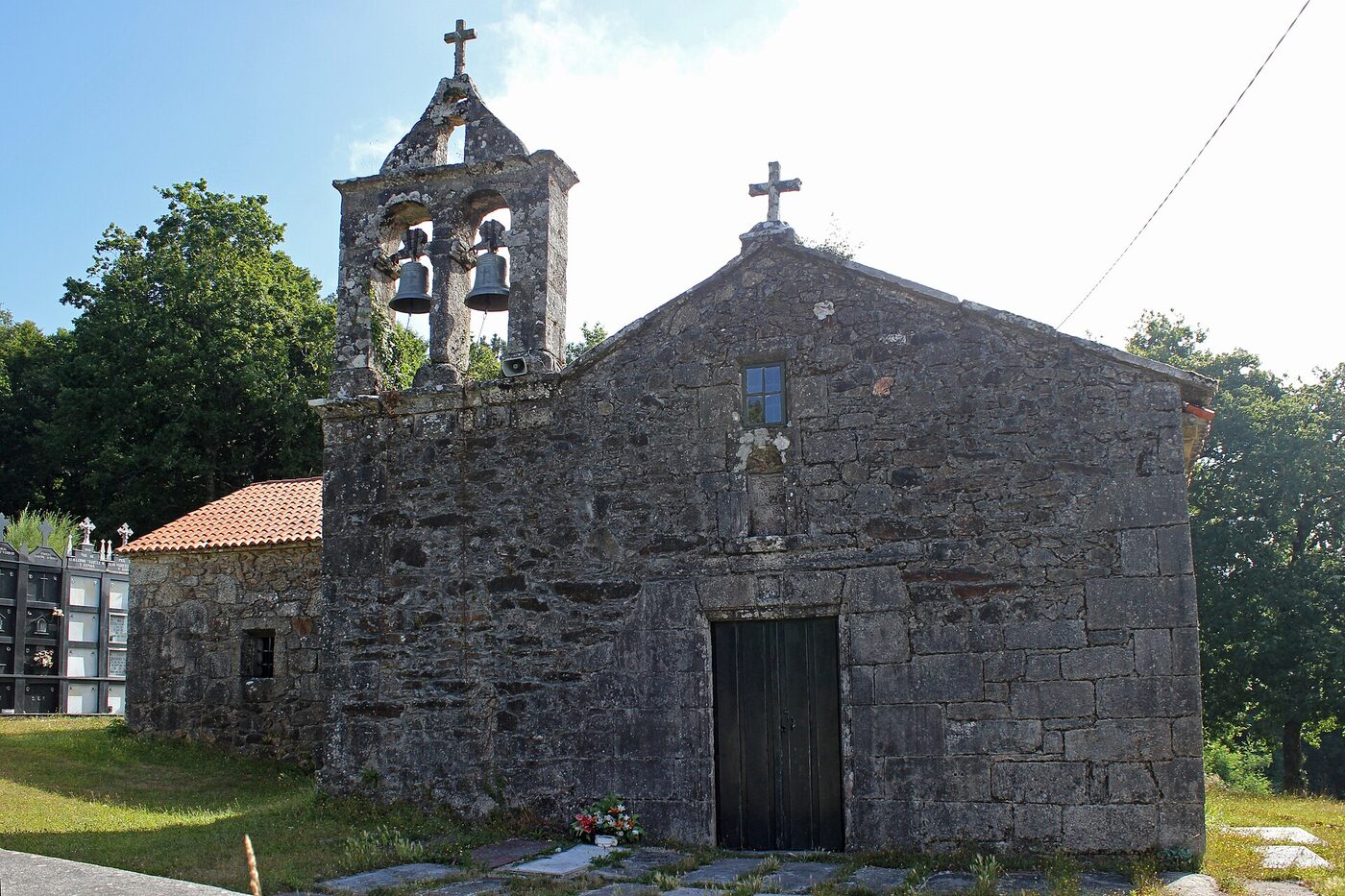 Igrexa de San Lourenzo de Carelle en Sobrado