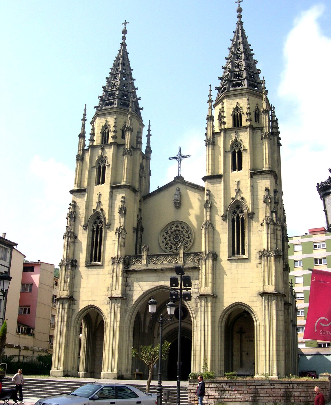 Iglesia de Santiago Apóstol en Langreo