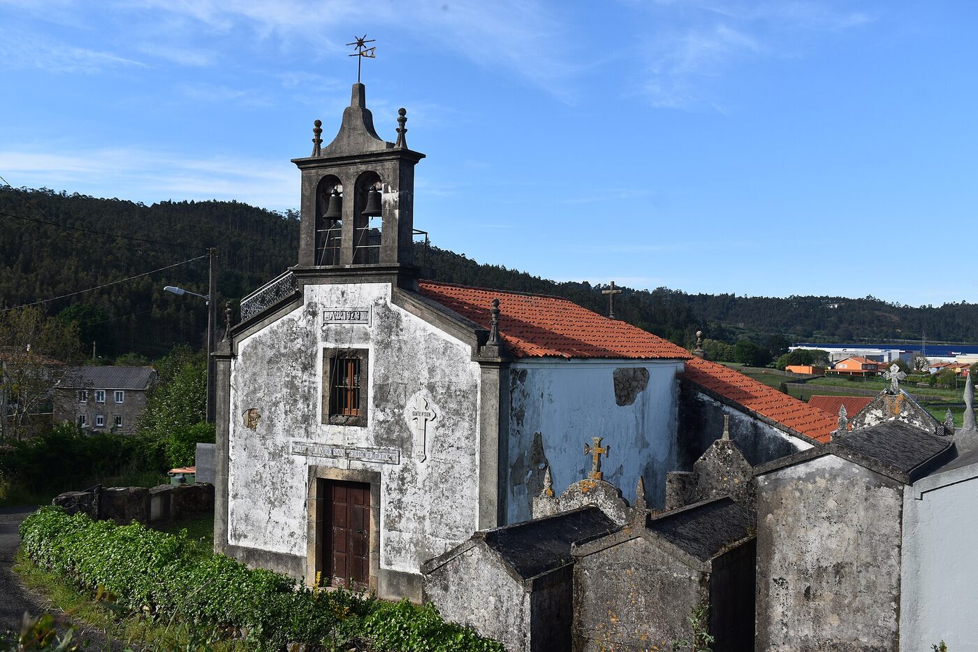 Igrexa de San Pedro de Ledoño en Culleredo