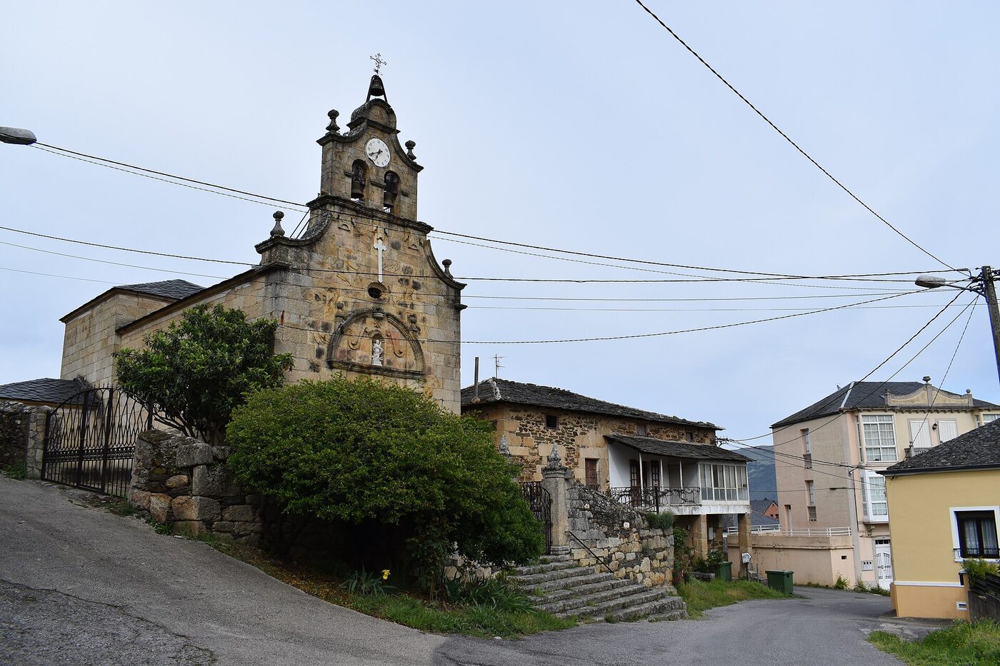 Igrexa de Santa Mariña de Seadur en Larouco