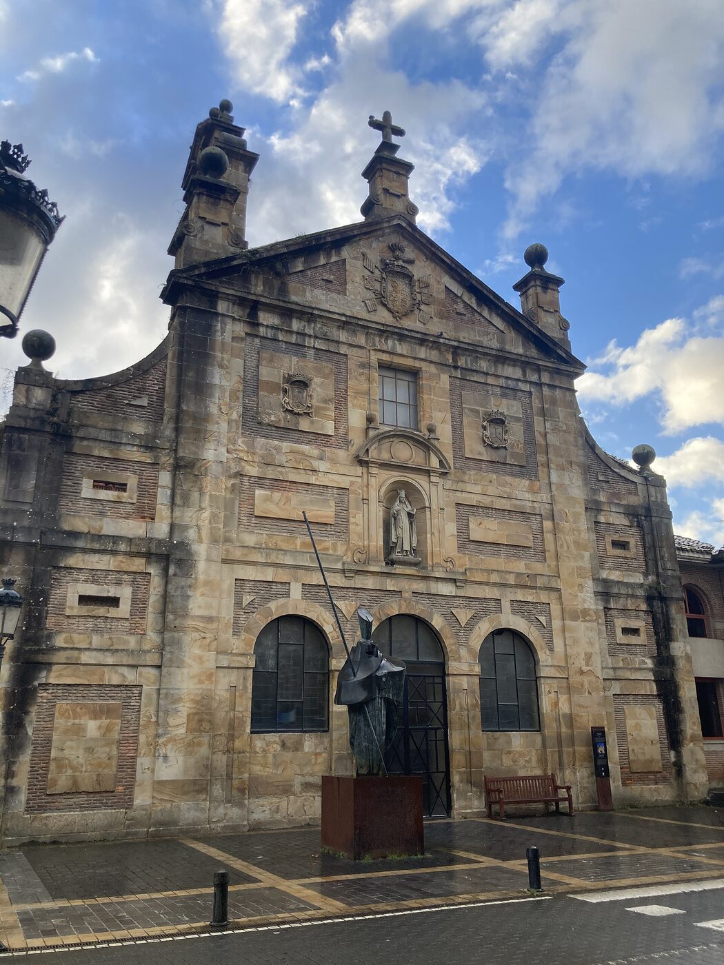 Beneditarrak en Lazcano