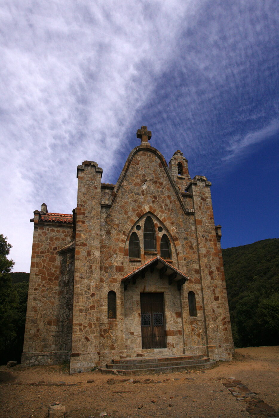Sant Salvador de Terrades en Cànoves i Samalús