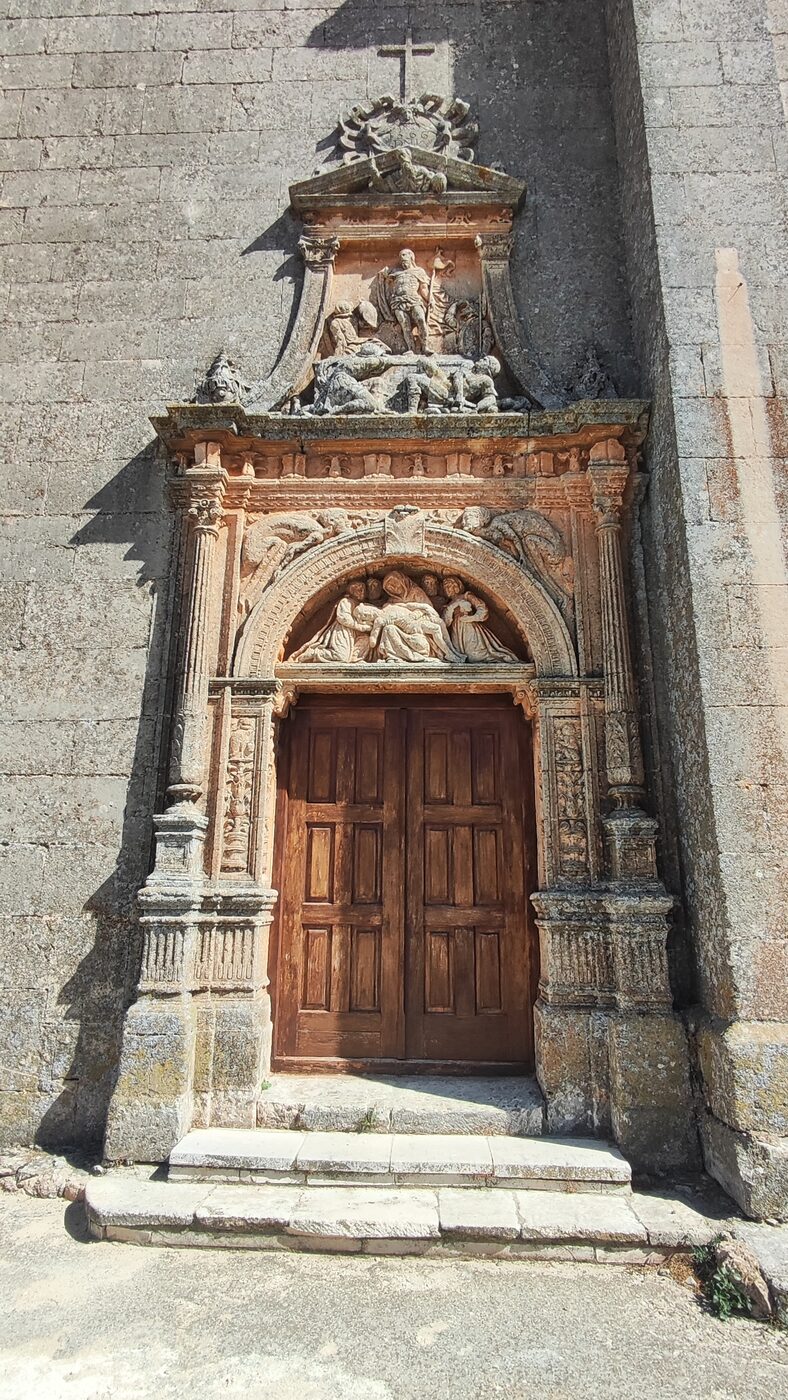 Iglesia de San Miguel Arcángel en Hontoria de la Cantera