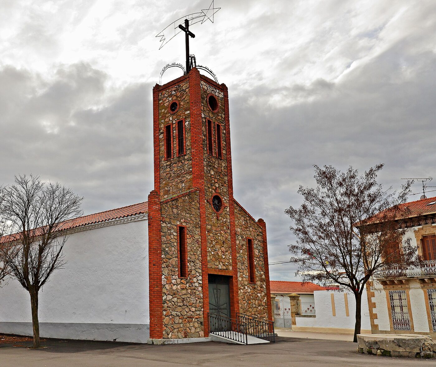 Iglesia de San Esteban en Encinas de Arriba