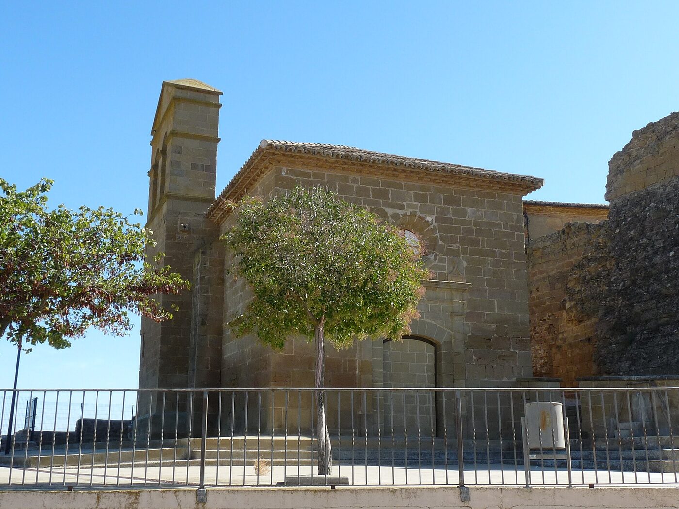 Iglesia de Nuestra Señora del Rosario en Novales