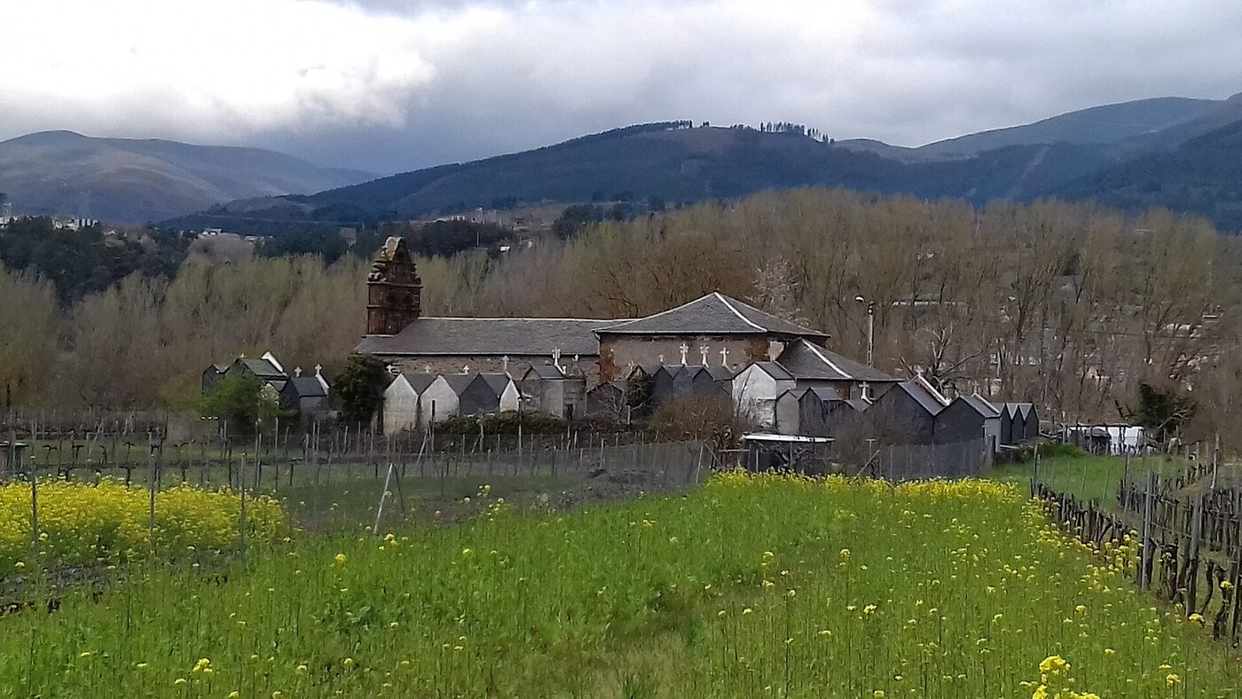 Igrexa de San Clemente de Arnado en Vilamartín de Valdeorras
