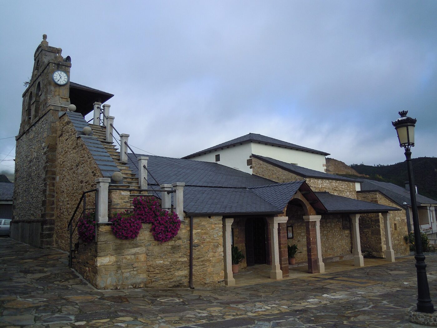 Igrexa de Santa Mariña de Rubiá en Rubiá