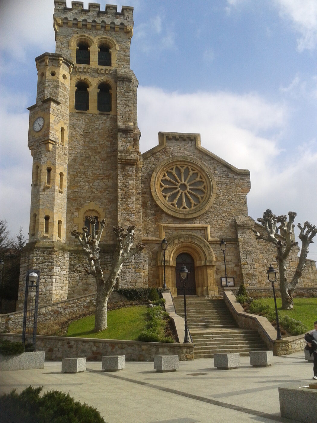 Doneztebe eliza / Iglesia de San Esteban en Echevarri