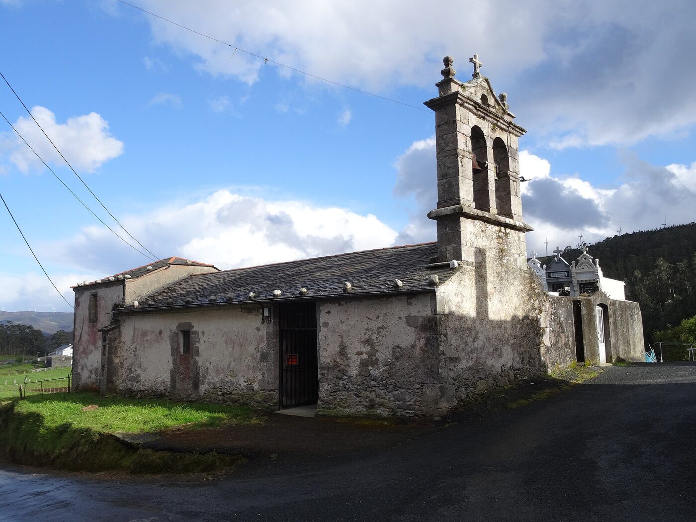 Igrexa de San Pedro de Mosende en O Vicedo