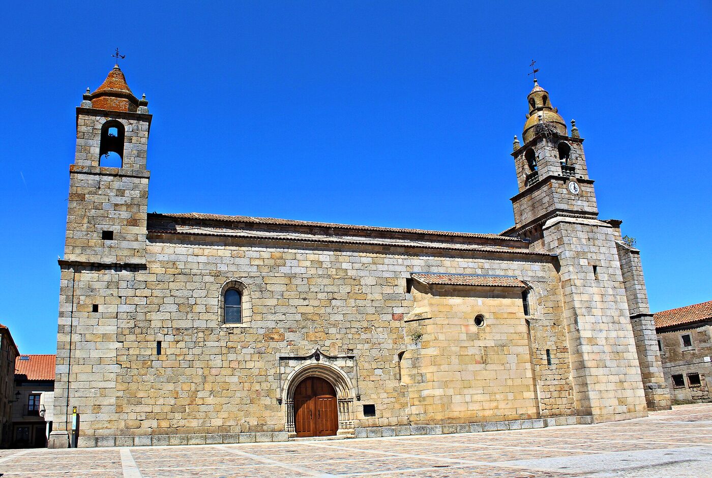 Iglesia de Nuestra Señora de Entre Dos Álamos en San Felices de los Gallegos