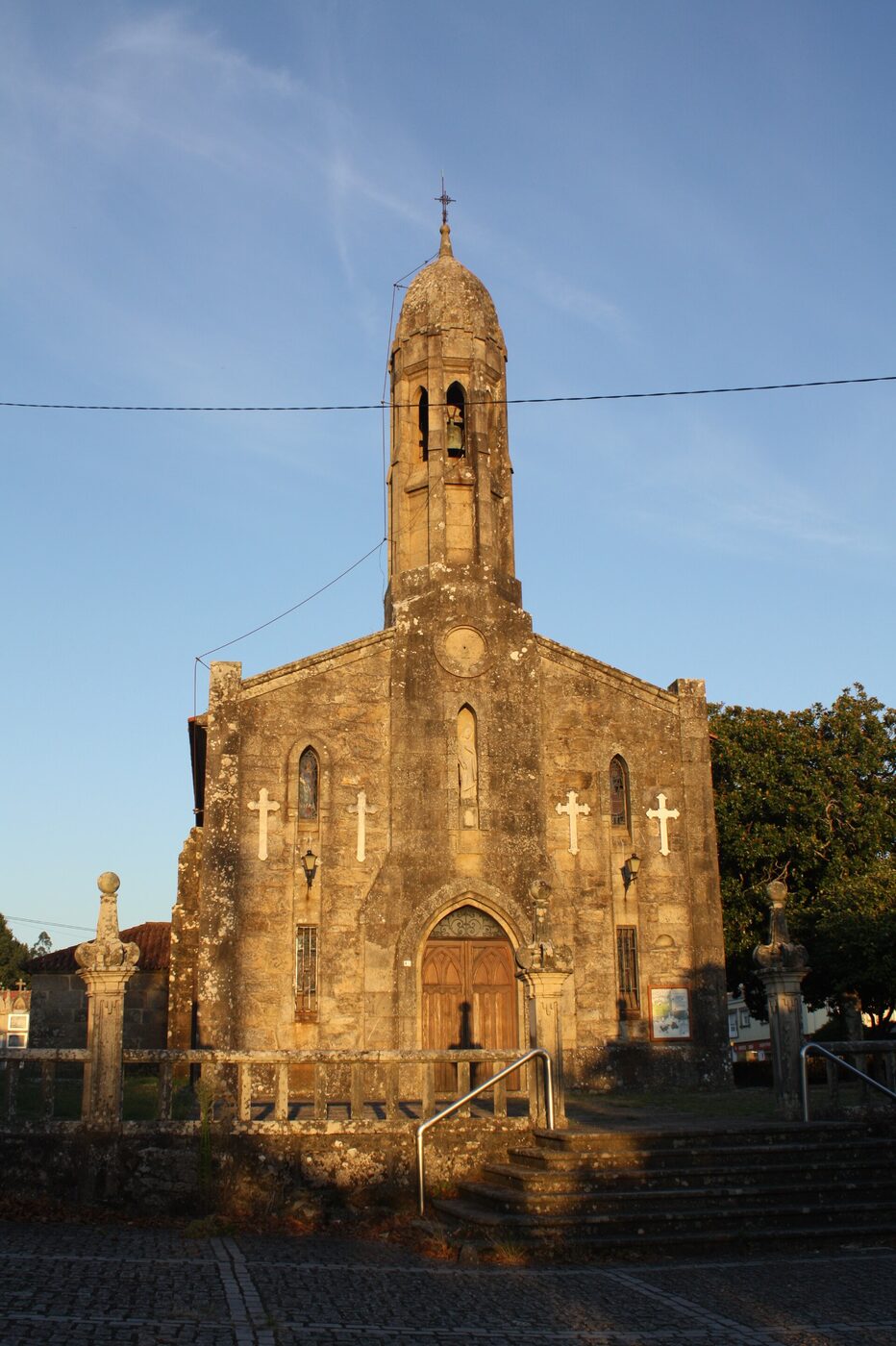 Igrexa de Santa Baia de Oeste en Catoira