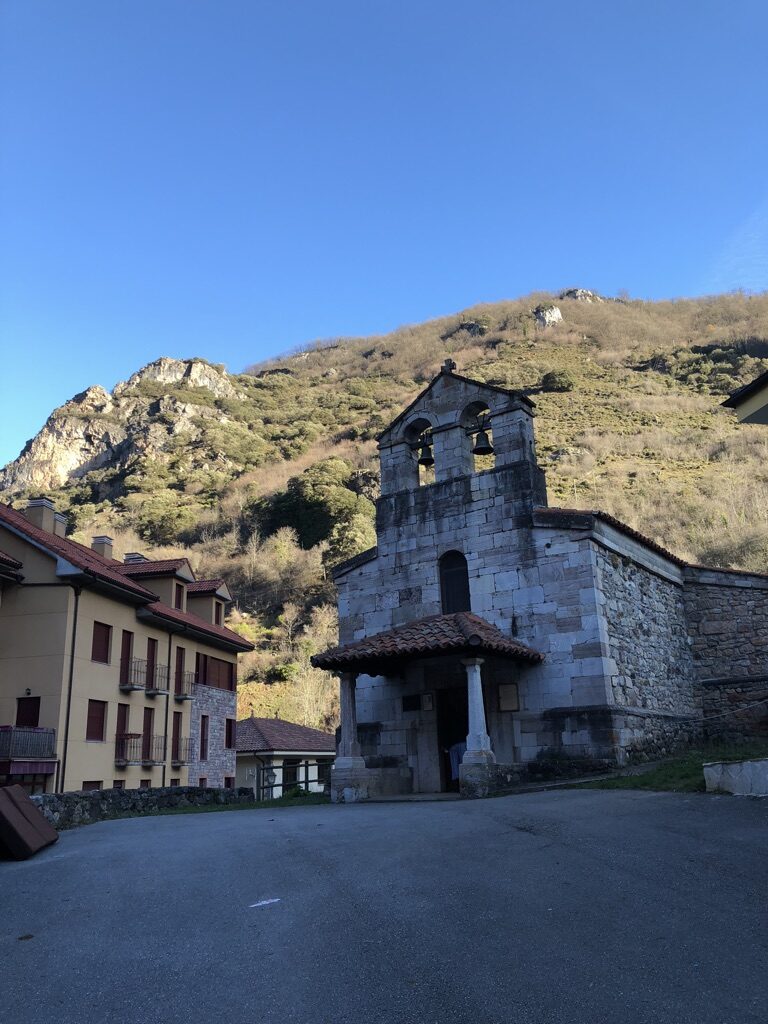 Ermita San Pedro en Somiedo