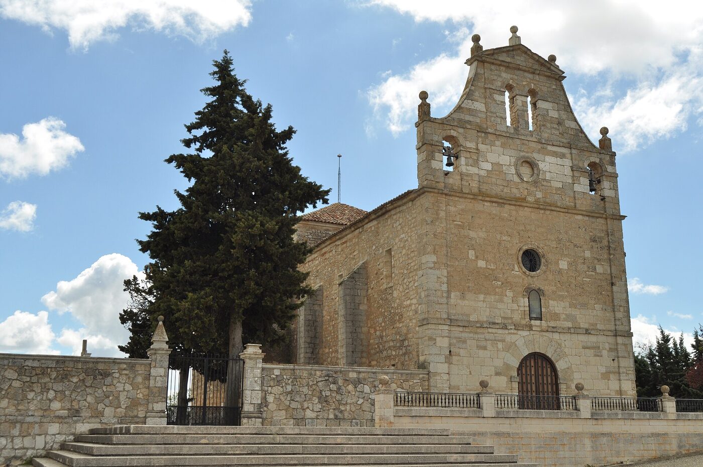 Ermita de Nuestra Señora de la Vega en Mucientes
