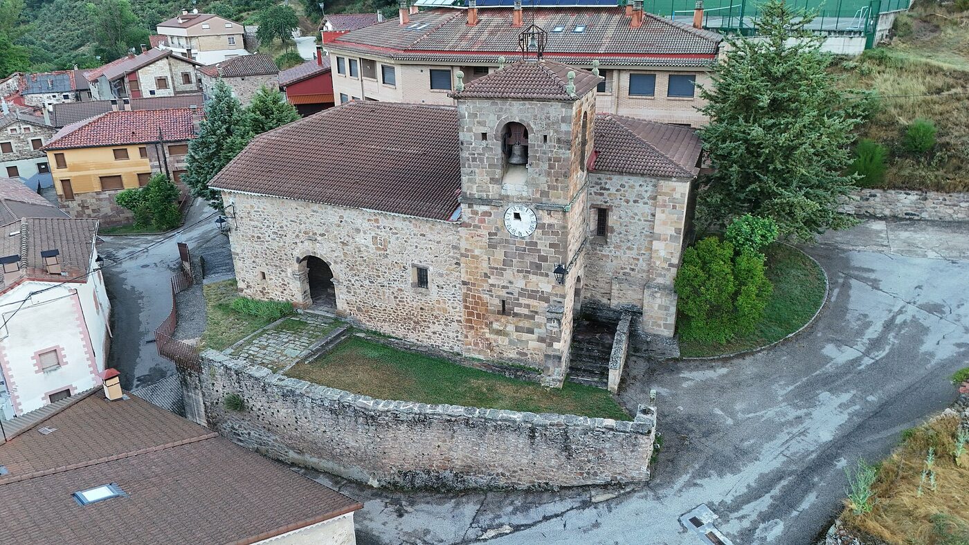 Iglesia de San Juan Bautista en Valle de Valdelaguna