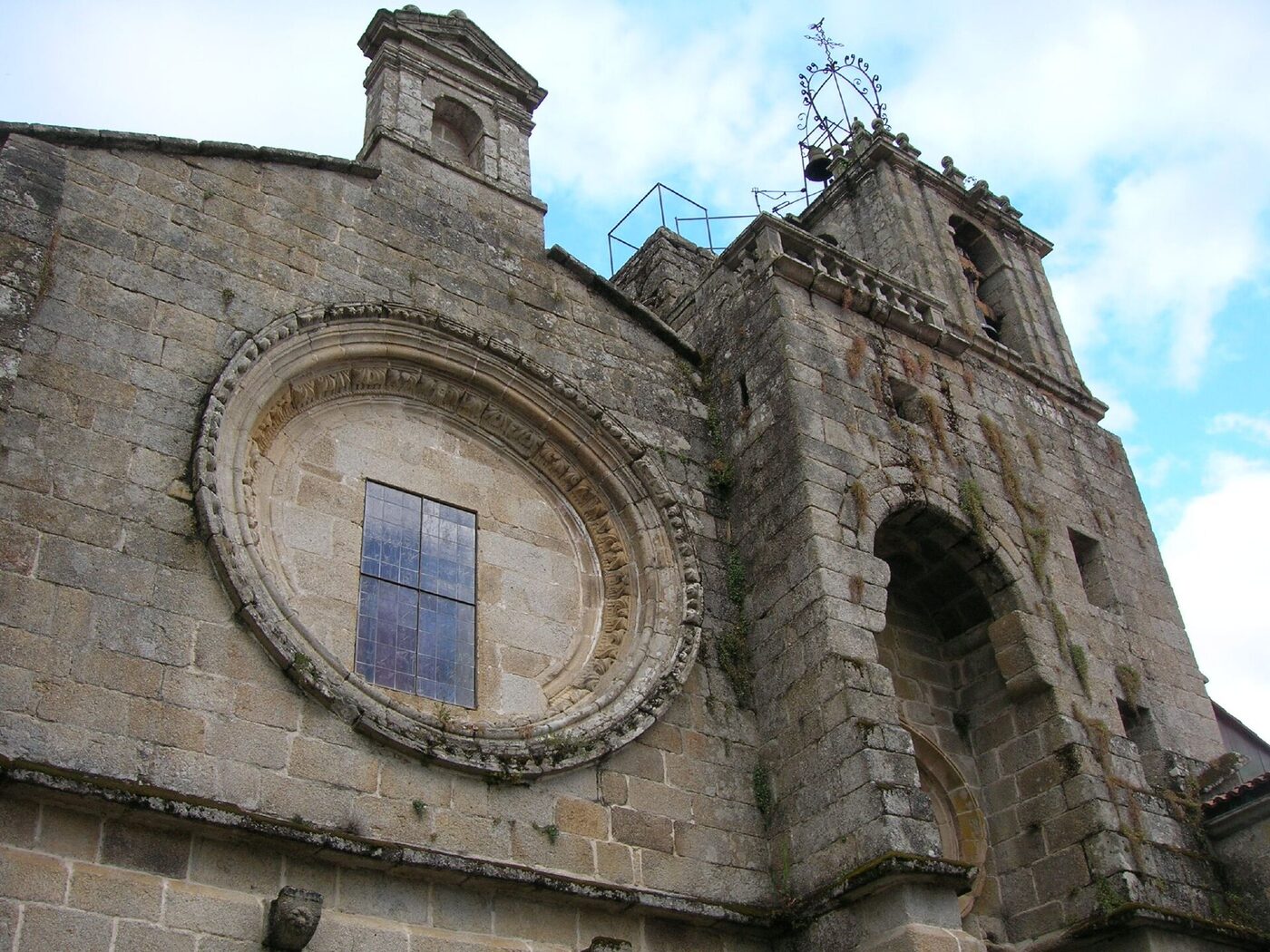 Igrexa de Santa María de San Clodio en Leiro