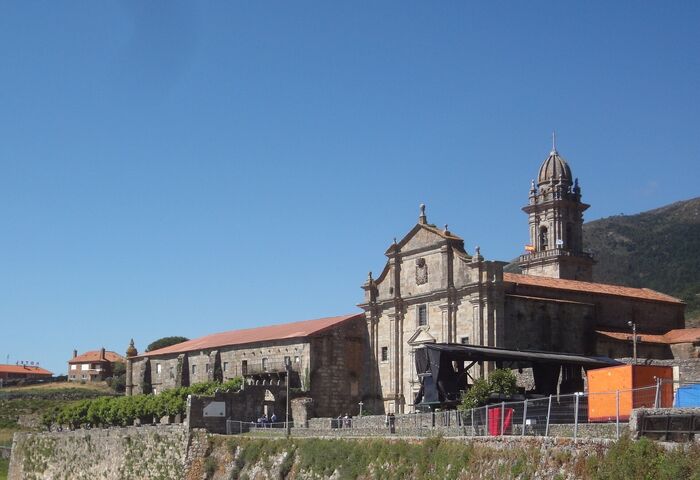 Igrexa de Santa María de Oia