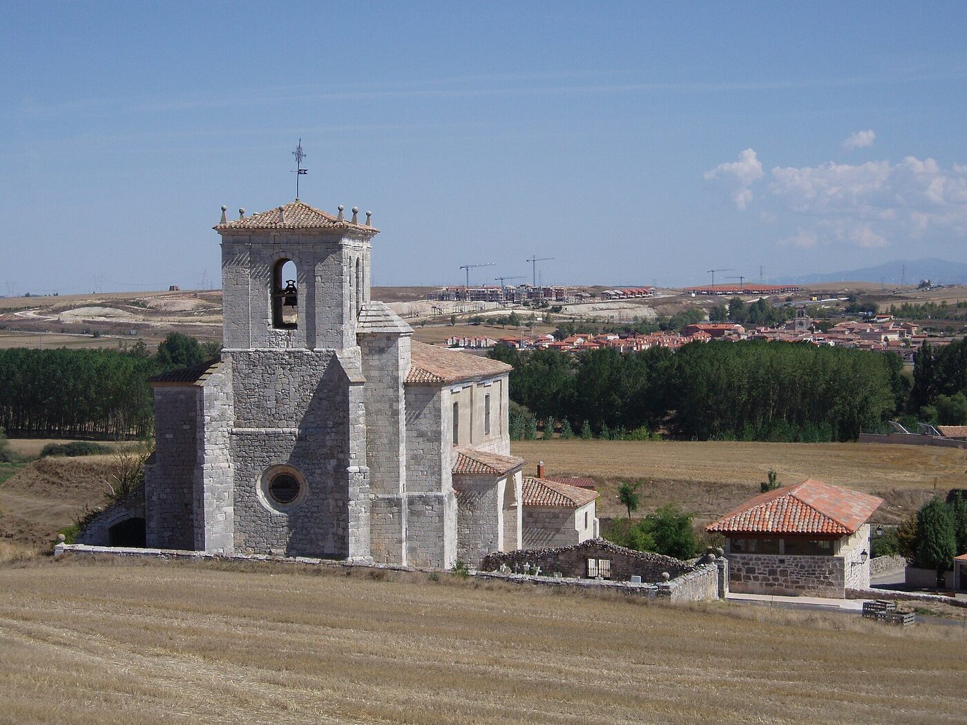 Iglesia de San Miguel Arcángel en Frandovínez