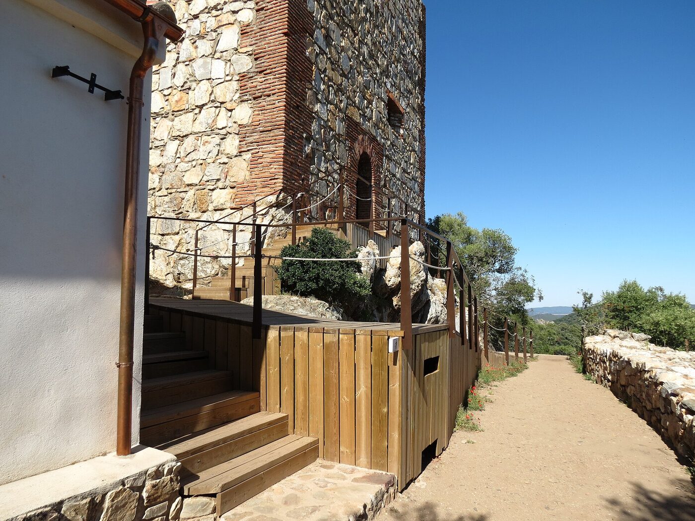 Ermita de Monfragüe en Torrejón el Rubio